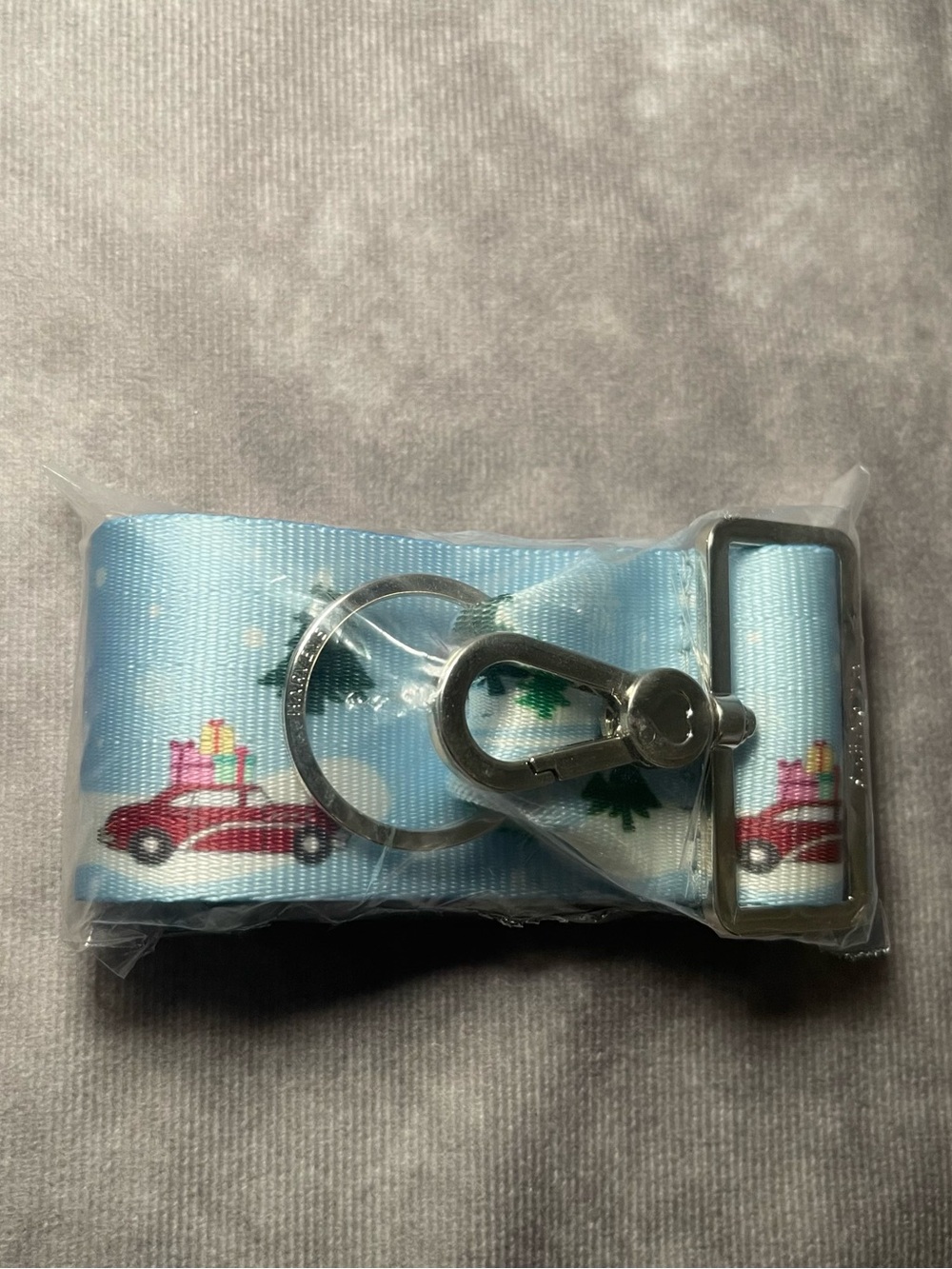 Harvey’s seatbelt winter roadtrip 5P click n go cng keychain Christmas cars